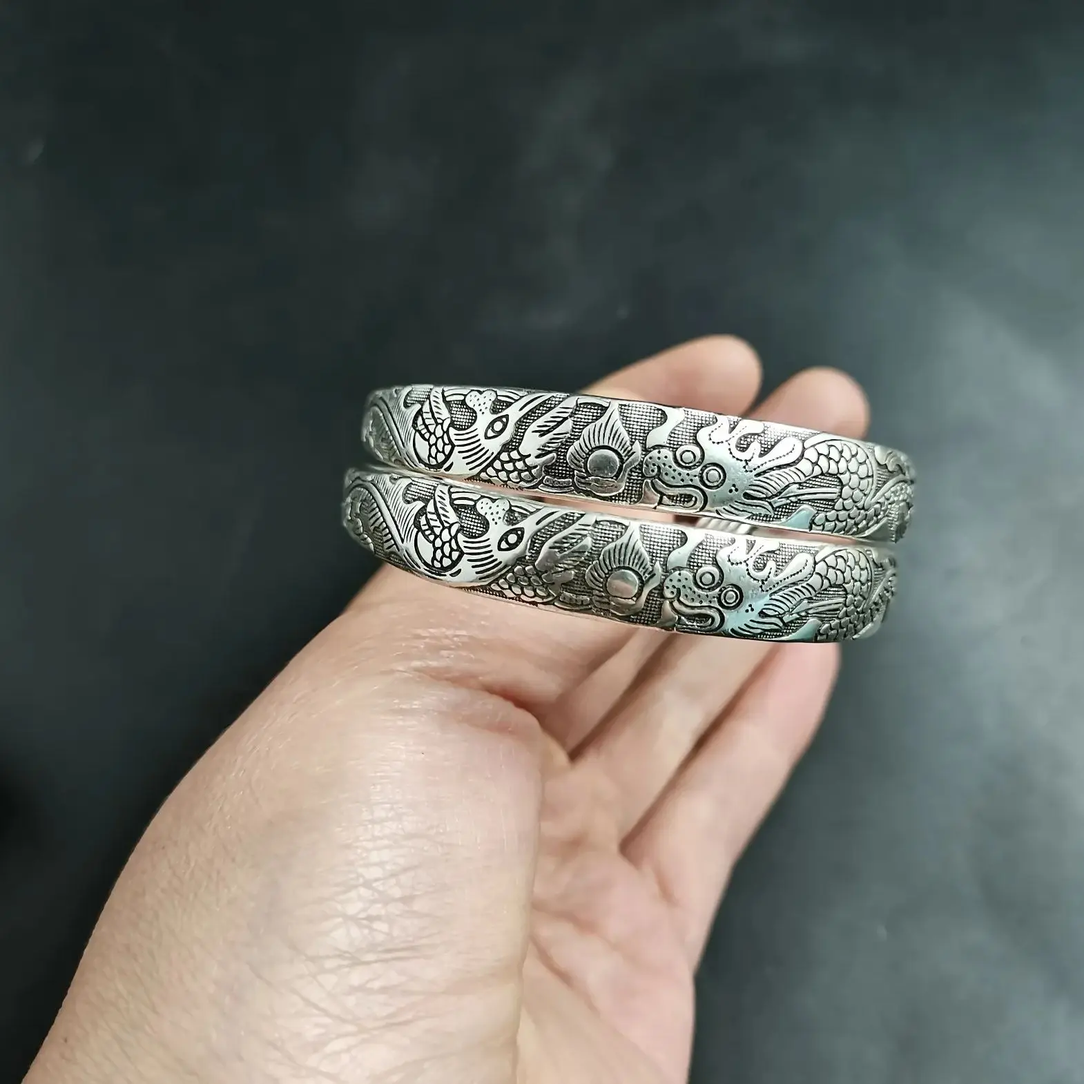 

1 Pair China Elaborate Tibetan Silver Lucky “Auspicious”Bracelet Metal Handicraft Decoration Home Decoration#16