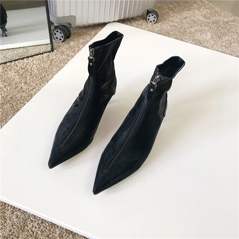 Женские атласные ботильоны с острым носком и молнией спереди дизайнерские