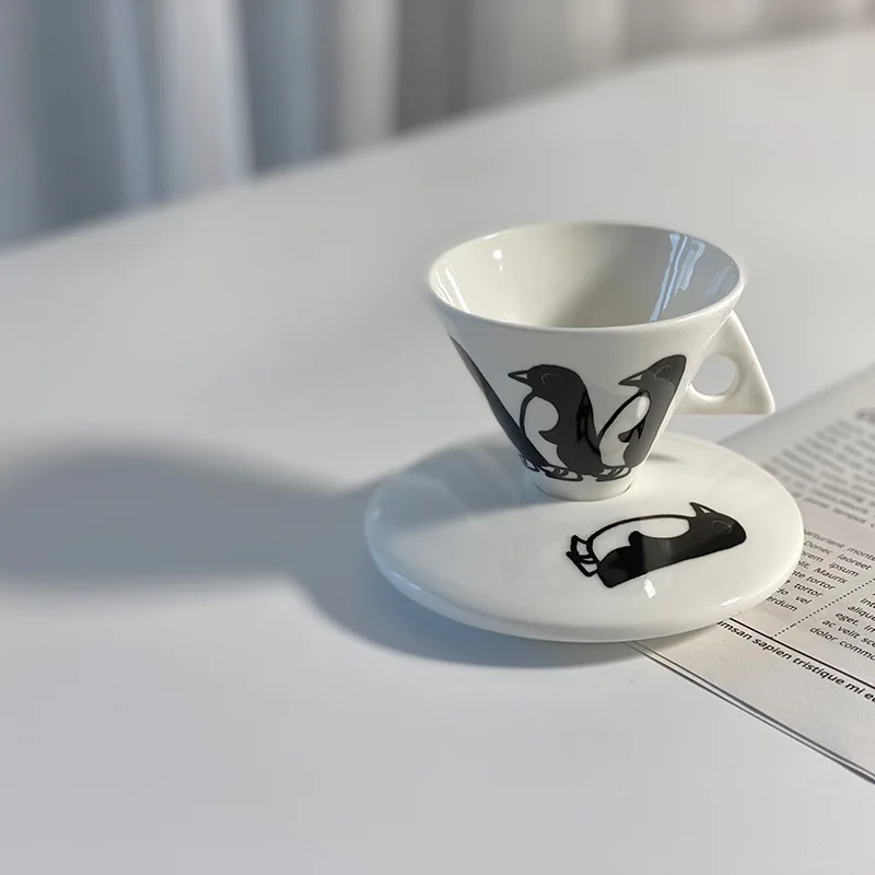 

Penguin Ceramic Mug Personality Set Medieval Coffee Cup and Saucer A Set of British Afternoon Tea Cup Household Water Cup