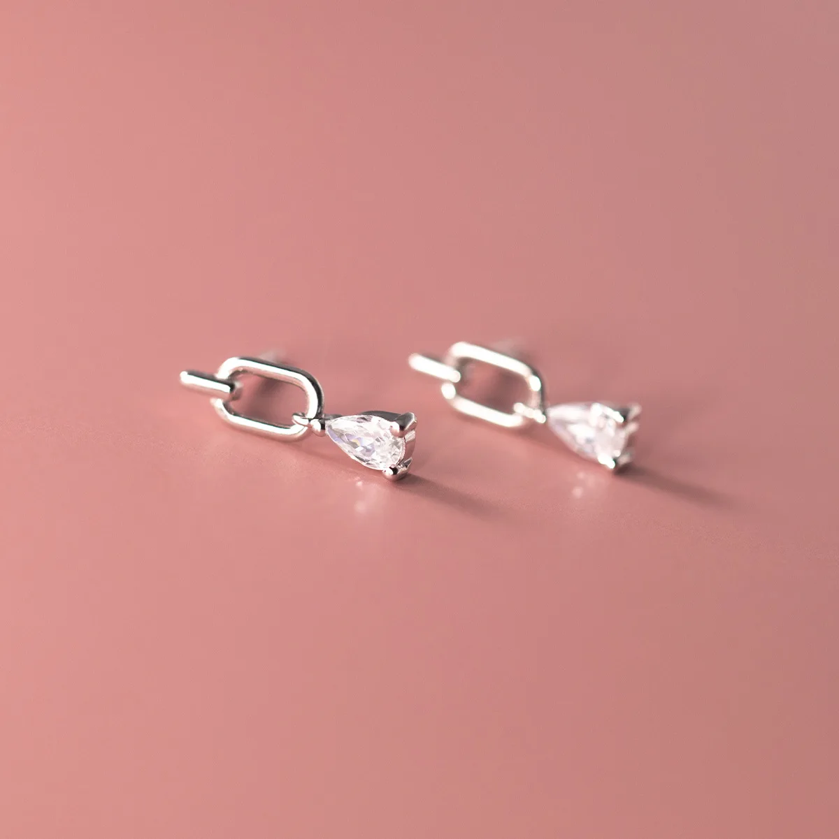 Женские серьги-подвески в виде треугольника из серебра 925 пробы