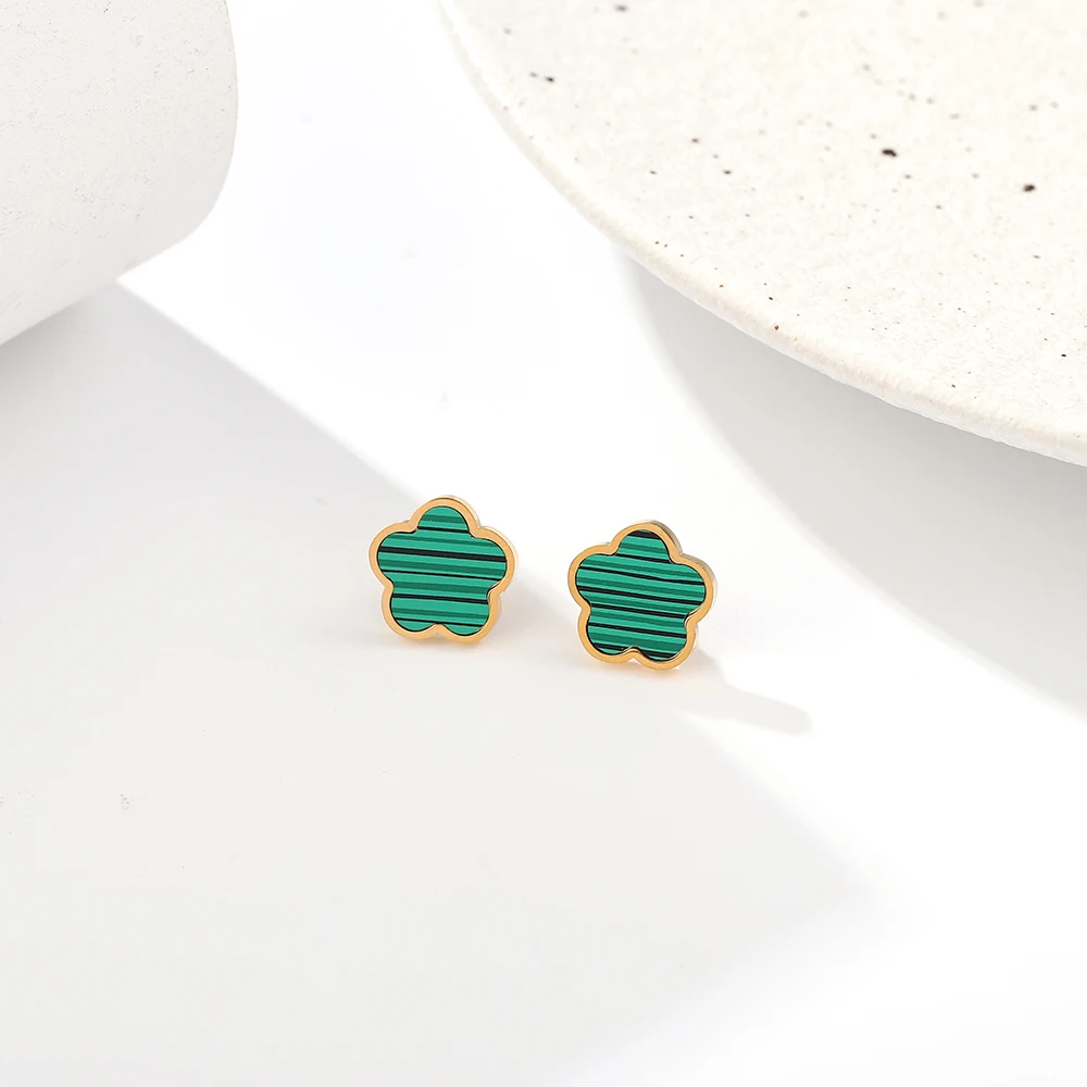 Trendy Stainless Steel Earrings Sweet Cute Flowers Girls Pendants Charms Fashion Simple Stud Earrings for Women Jewelry Gifts