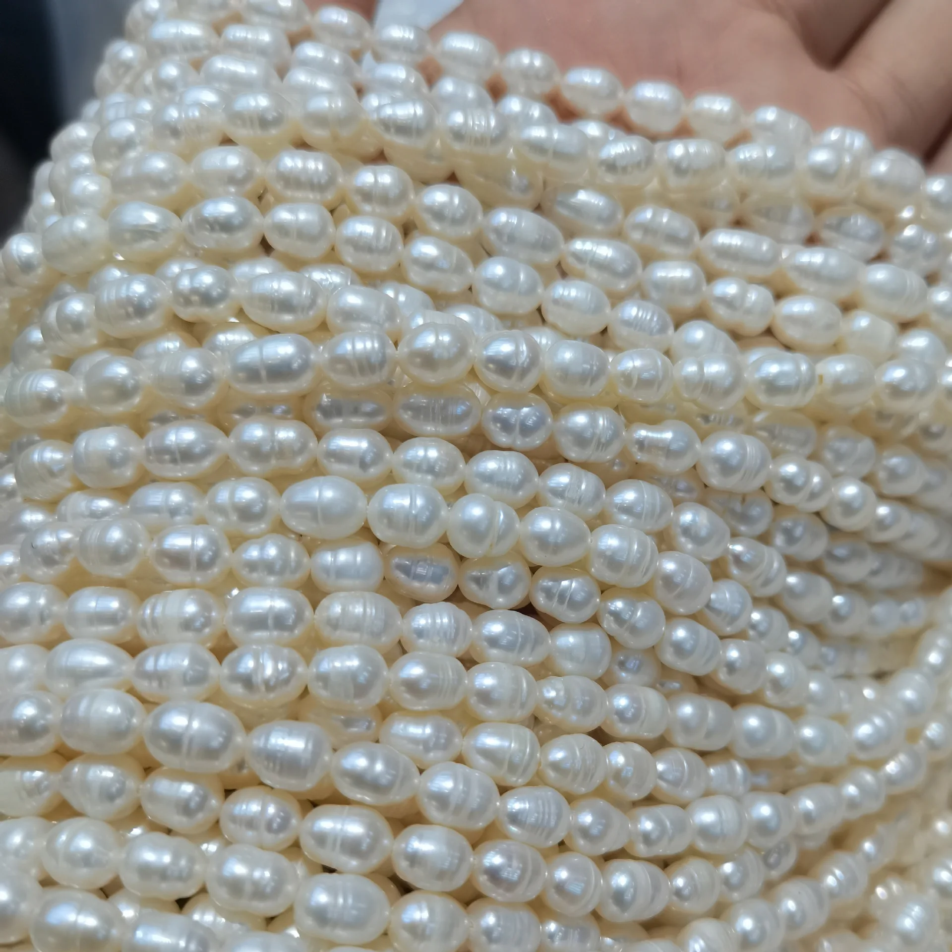 Недорогие бусины из натурального пресноводного жемчуга 5-6 мм