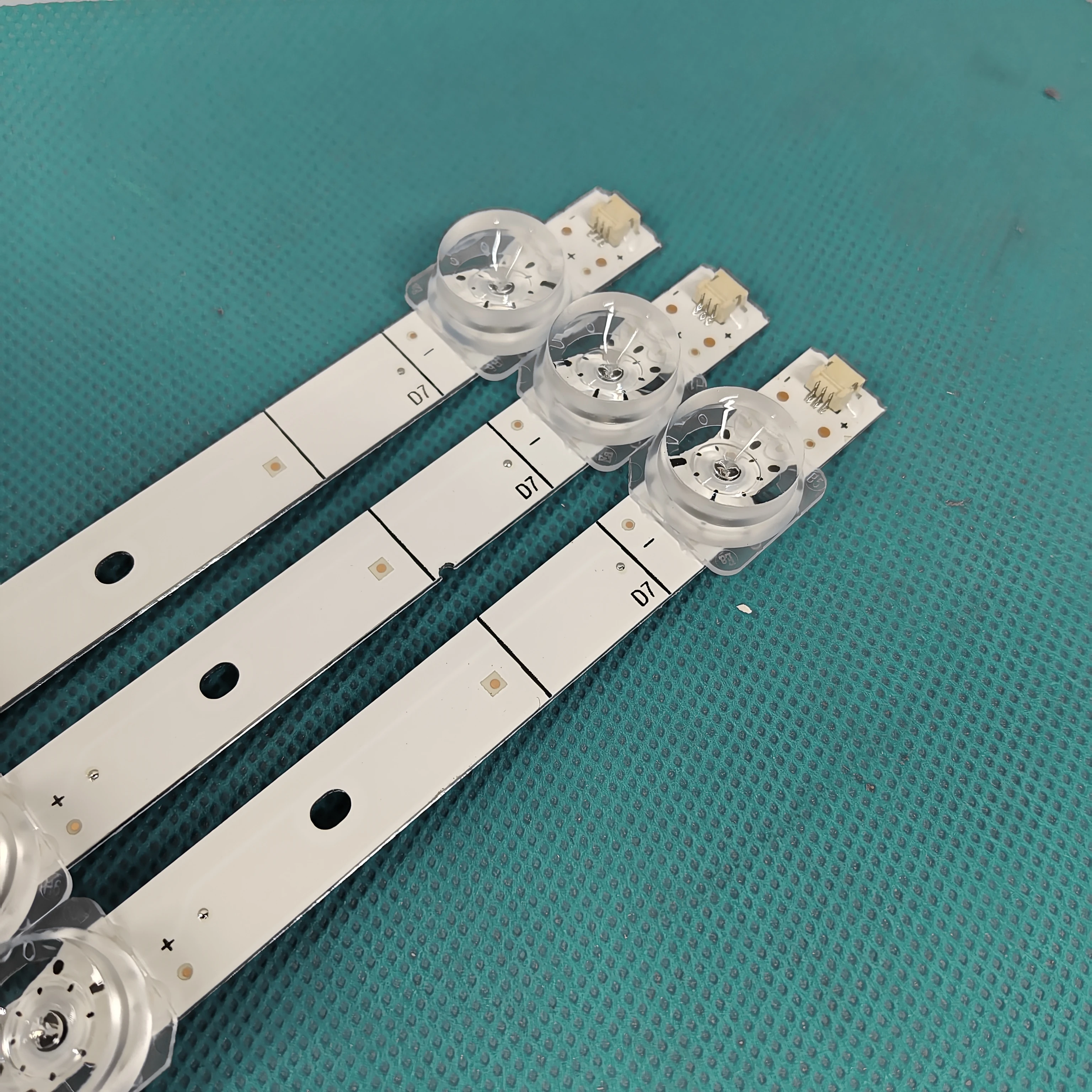 Фото Светодиодная лента для Hisense 58H78G 58AE7030F 58A6150FS 58A7100F 58S5 58R6E3 58AE7000F 58A6100FS 58R6000GM LB58007 V0 HD580X1U91-L1 №2