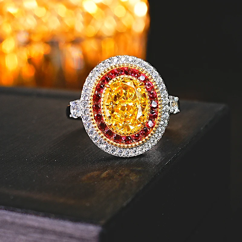 Кольцо из серебра 925 пробы с импортным высокоуглеродистым бриллиантом 7*9 мм