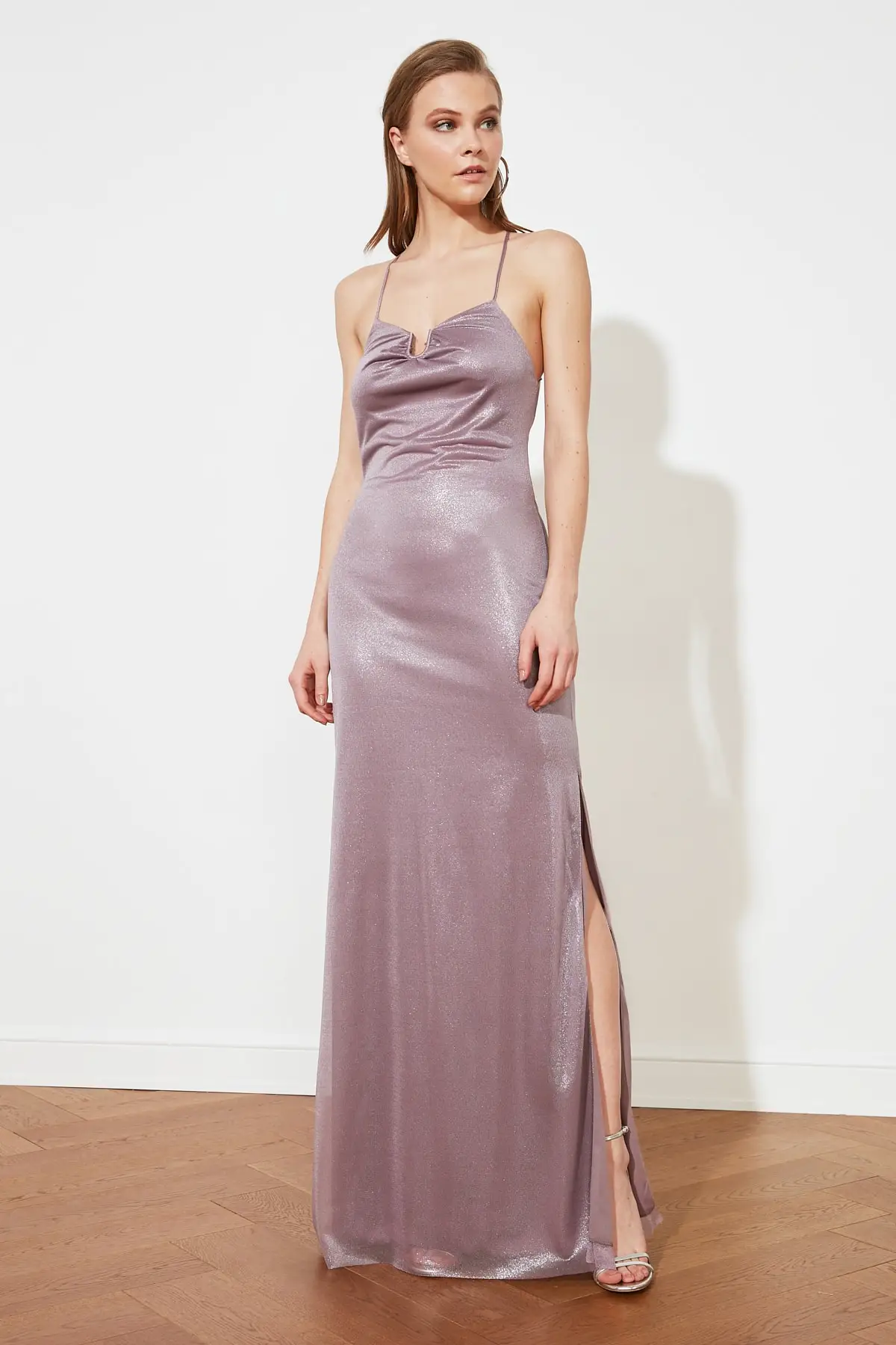 

Trendyol Luminous Collar Detail Evening Dress & Prom Gown TPRSS21AE0043