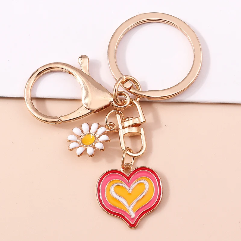 

Cute Enamel Daisy Flower Rainbow Heart Keychain Key Ring Key Chains For Women Men Handbag Car Gifts Handmade Jewelry Accessories