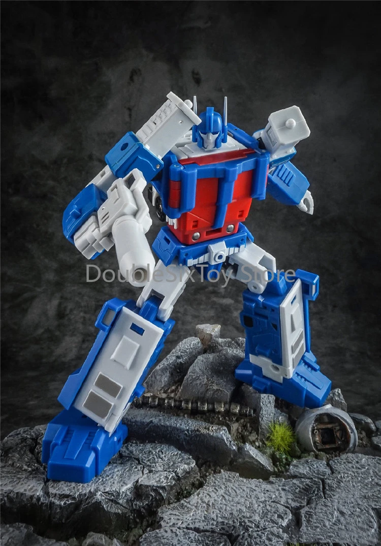 Трансформирующийся робот G1 CP01 Ультра Магнус в режиме транспортного средства, карманный военный аниме-фигура-модель маленького масштаба, отправка таинственного подарка.