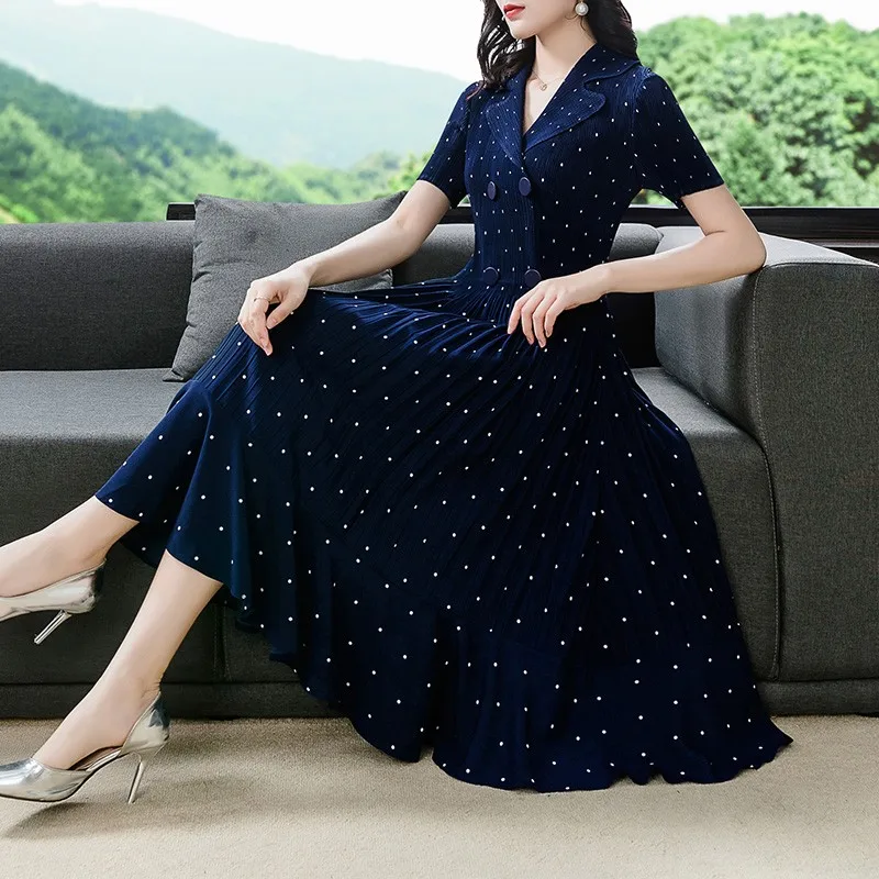 Женское винтажное офисное платье в горошек красное с черным покрытием стиле