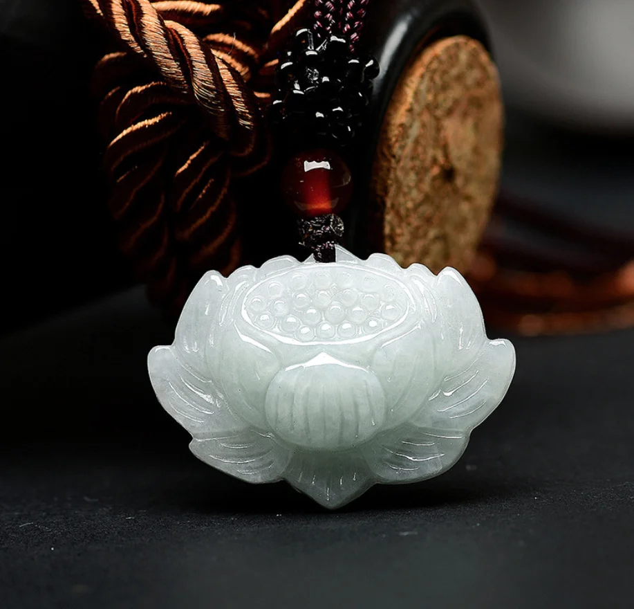 Подвеска из Бирмы ручной работы с нефритом и бусинами ювелирные изделия