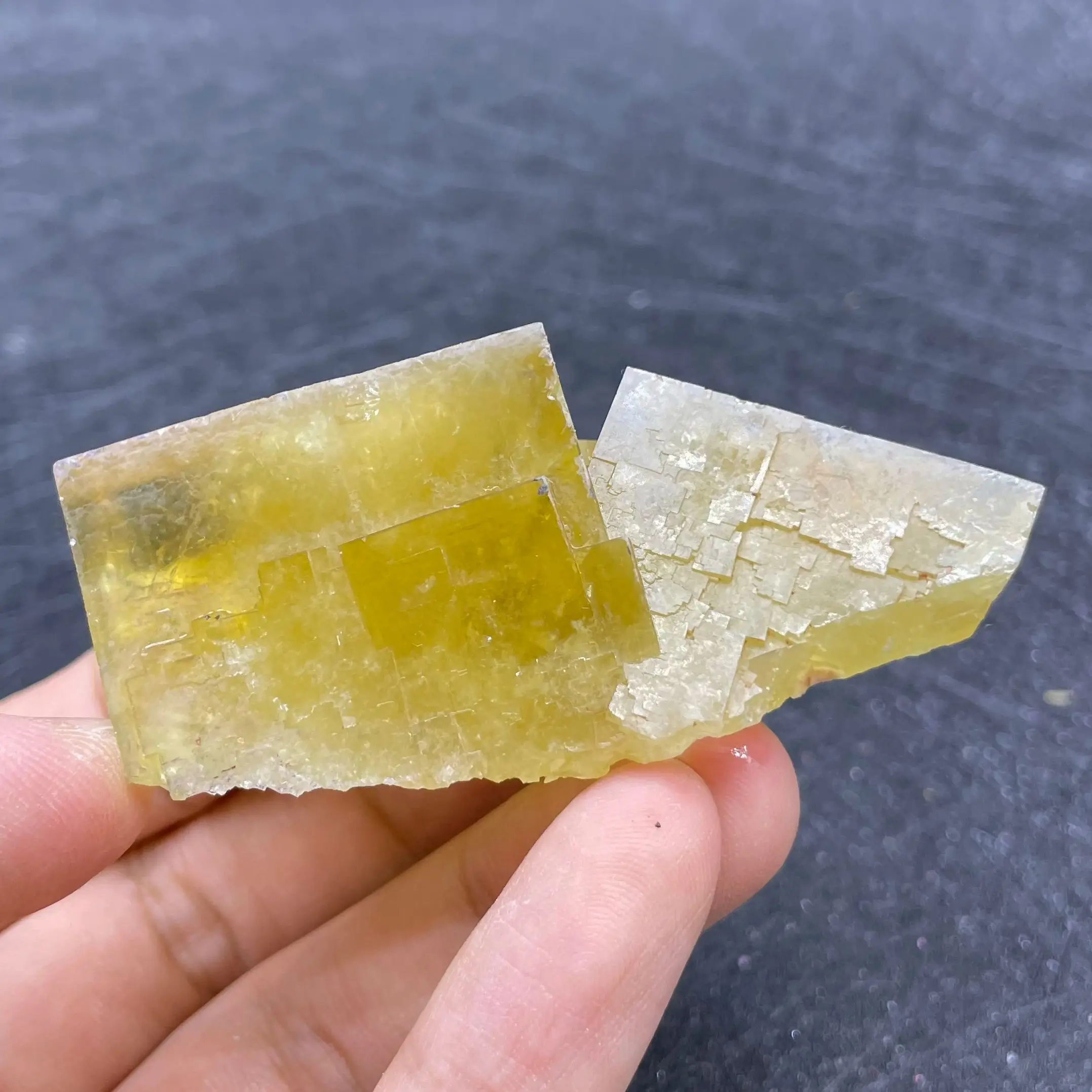 Натуральный Необработанный камень Пекин желтого цвета блестящее минеральное