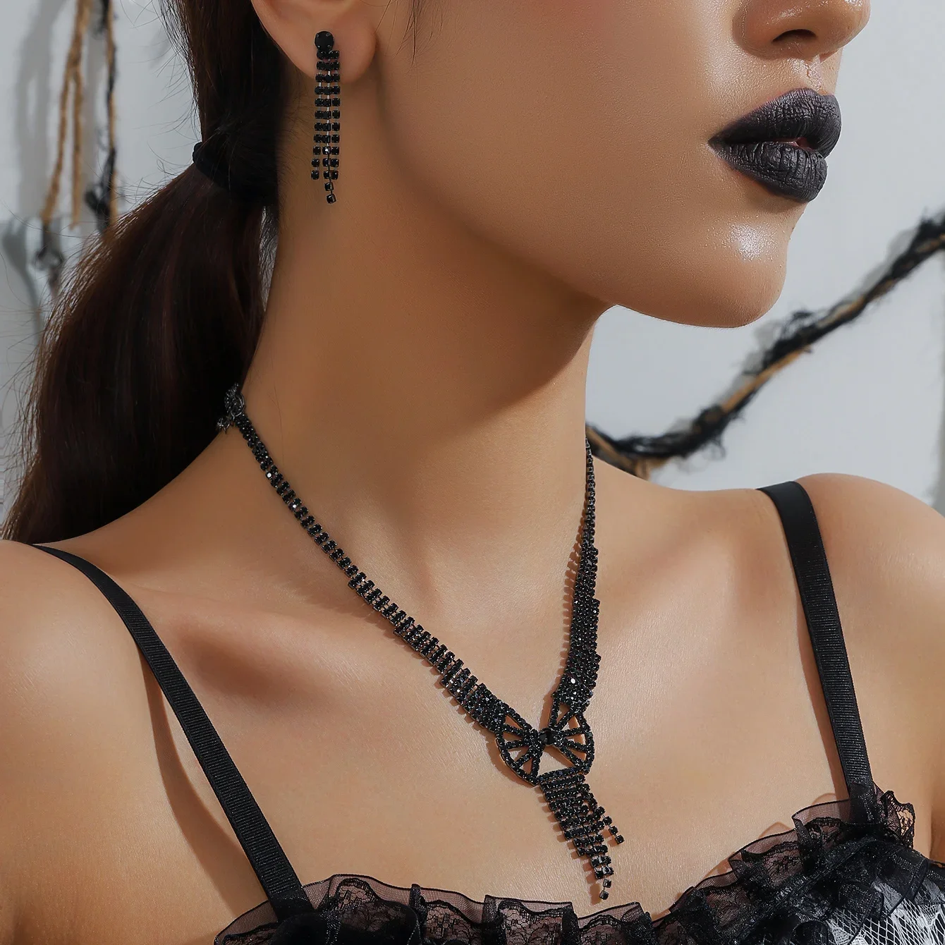 Черное ожерелье серьги комплект со стразами с кисточками ювелирных изделий для