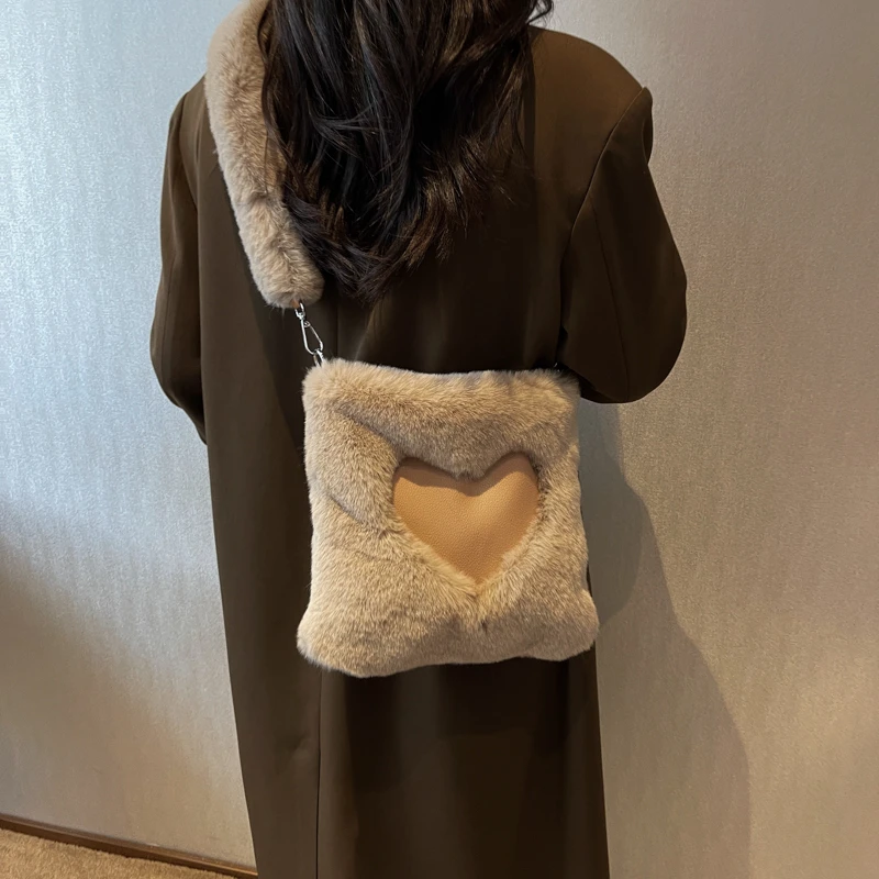 

Heart Fluffy Bags For Women 2022 Winter New Soft Furry Bags Y2K Plush Tote Bag Small Luxury Designer Handbags Fur Shoulder Bag