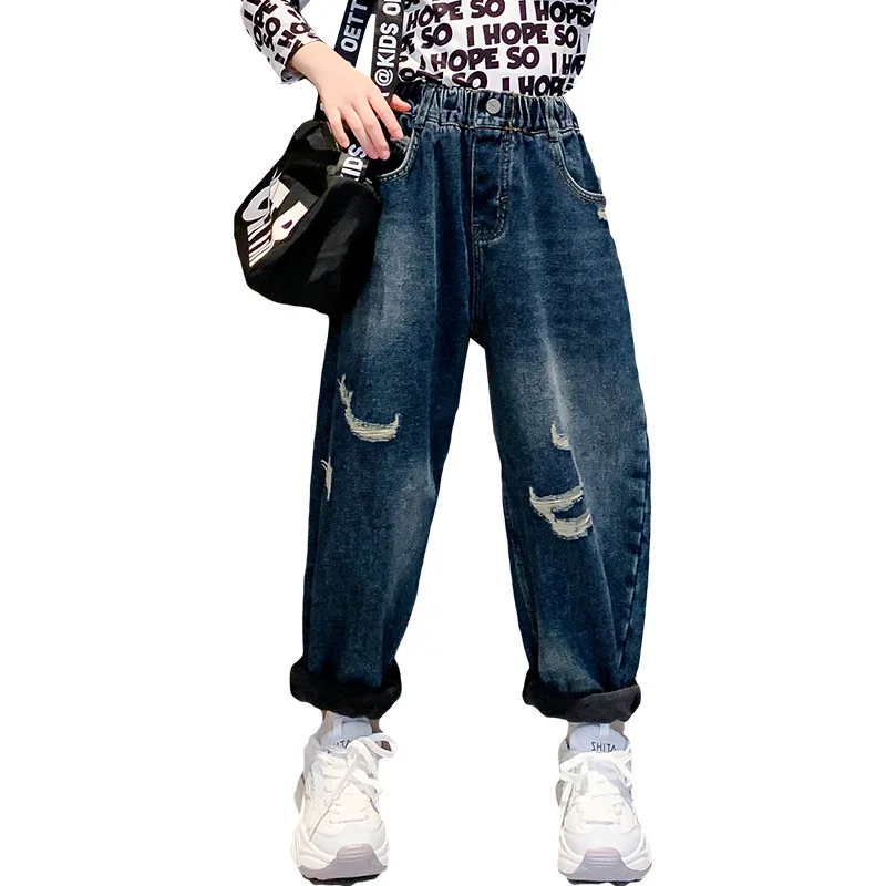 

Одежда для девочек, осенне-зимние плюшевые джинсы, новые модные плотные теплые рваные повседневные брюки для подростков с эластичным поясо...