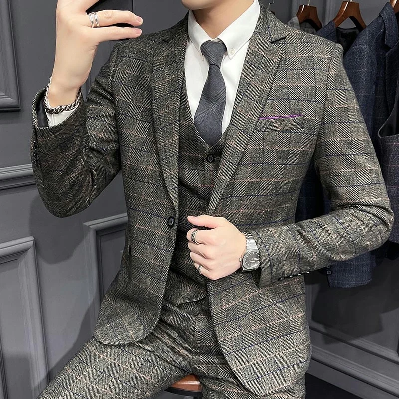 

Высококачественный стиль (костюм + жилет + брюки) Деловое платье для вечерние Мужская профессиональная одежда ретро клетчатый костюм из тре...