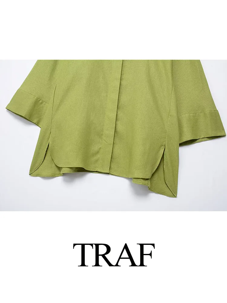 Блузка женская однотонная с рукавом три четверти и разрезом на подоле