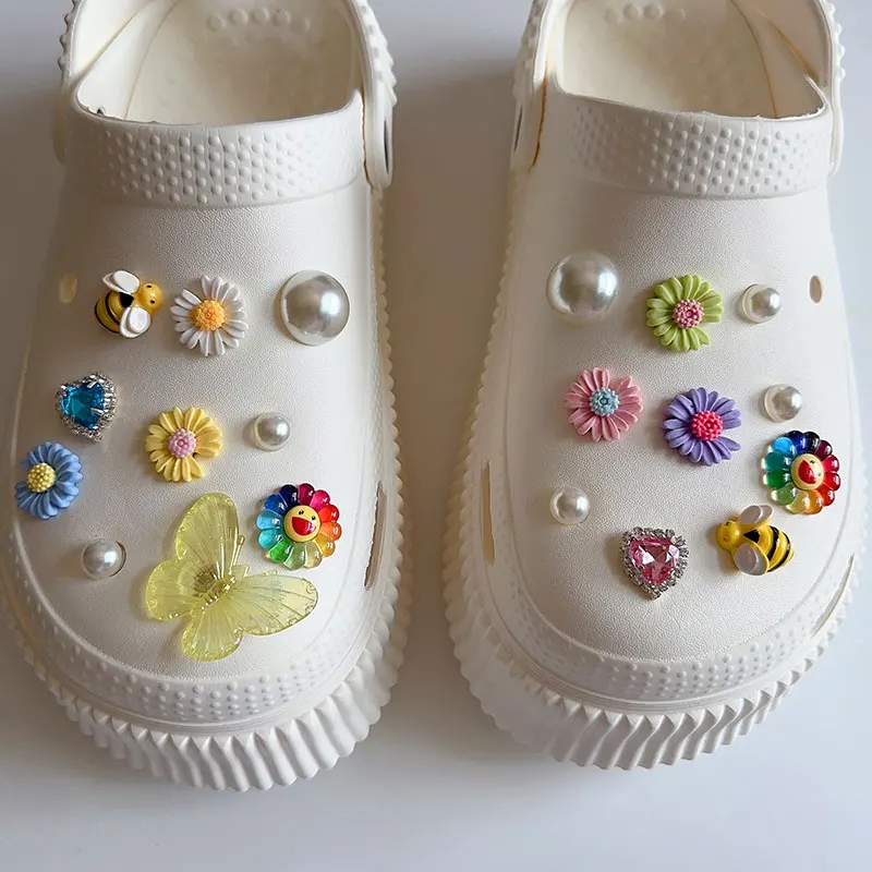 DIY Butterfly Bees Daisy Sunflowers Shoes Charms Pack Accessories Vintage Luxury Designer Bling Rhinestone Heart Shoes Jewelry