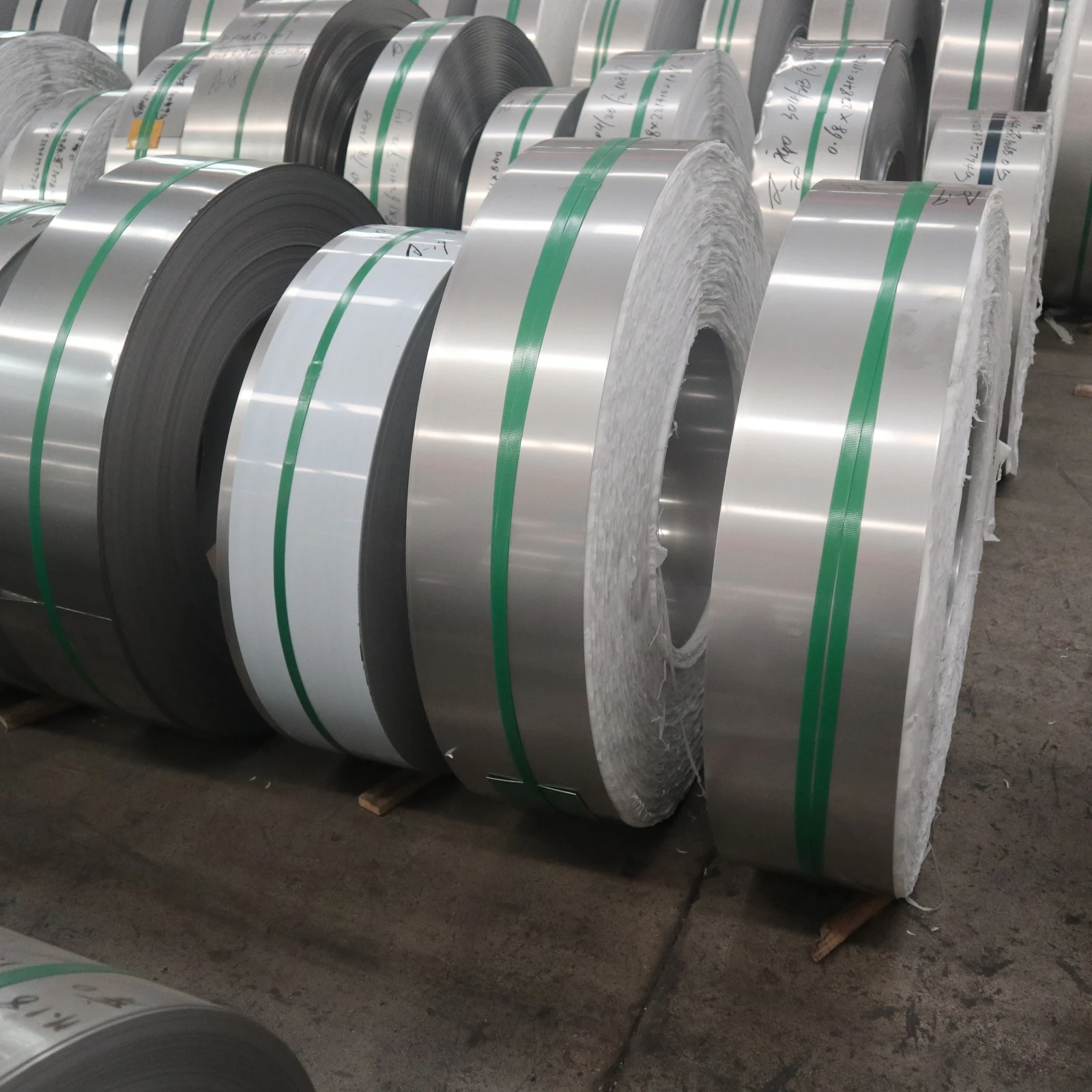 65mn C75 1075 Sk5 75cr1 51crv 4 Пружинные стальные полосы твердые и закаленные гибкие тонкие