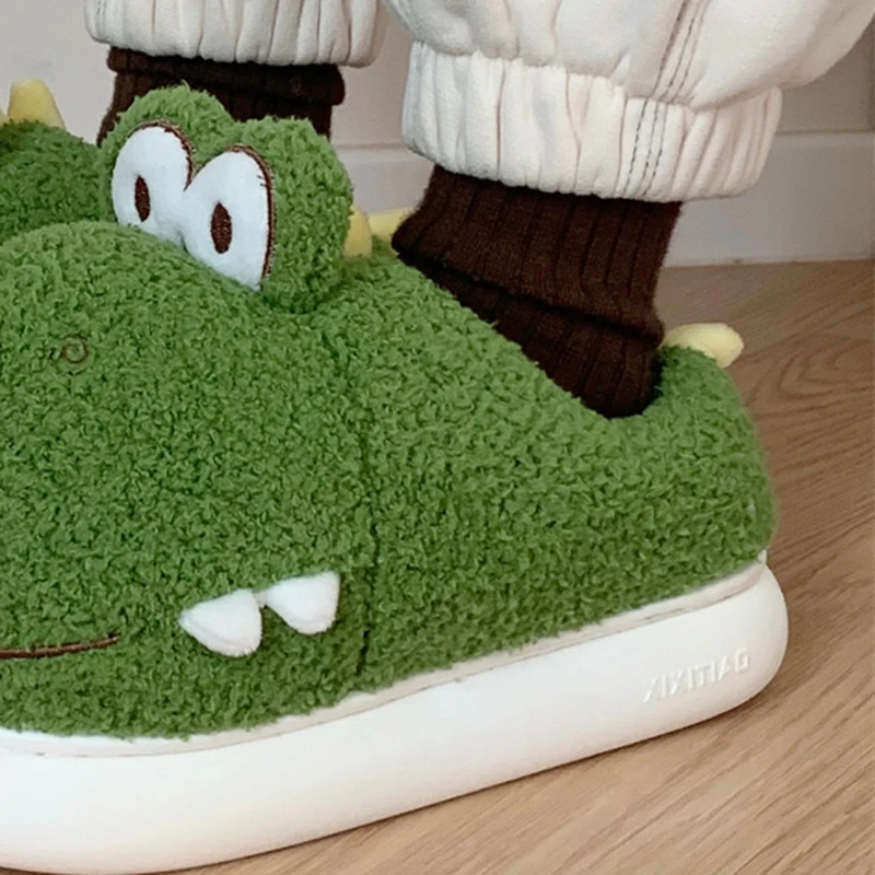 Новинка 2024 милые плюшевые тапочки с динозавром женские зимние теплые шлепанцы на