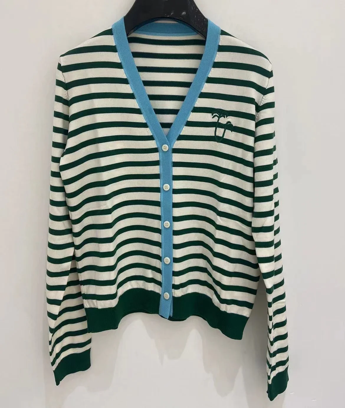 Женский трикотажный кардиган с V-образным вырезом и длинным рукавом