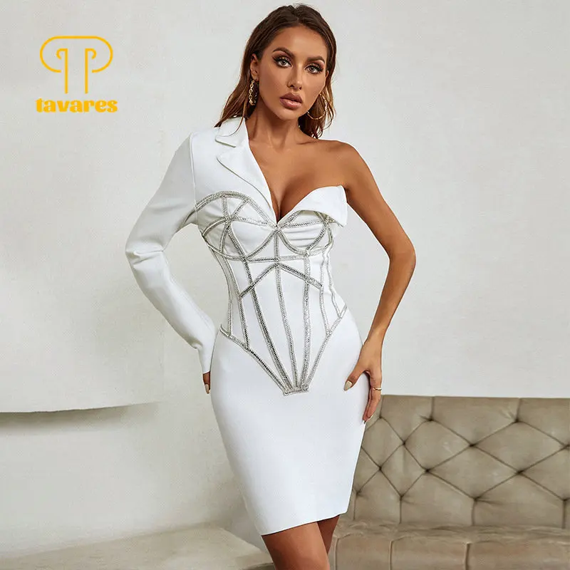 

Женское короткое вечернее платье на одно плечо, со стразами