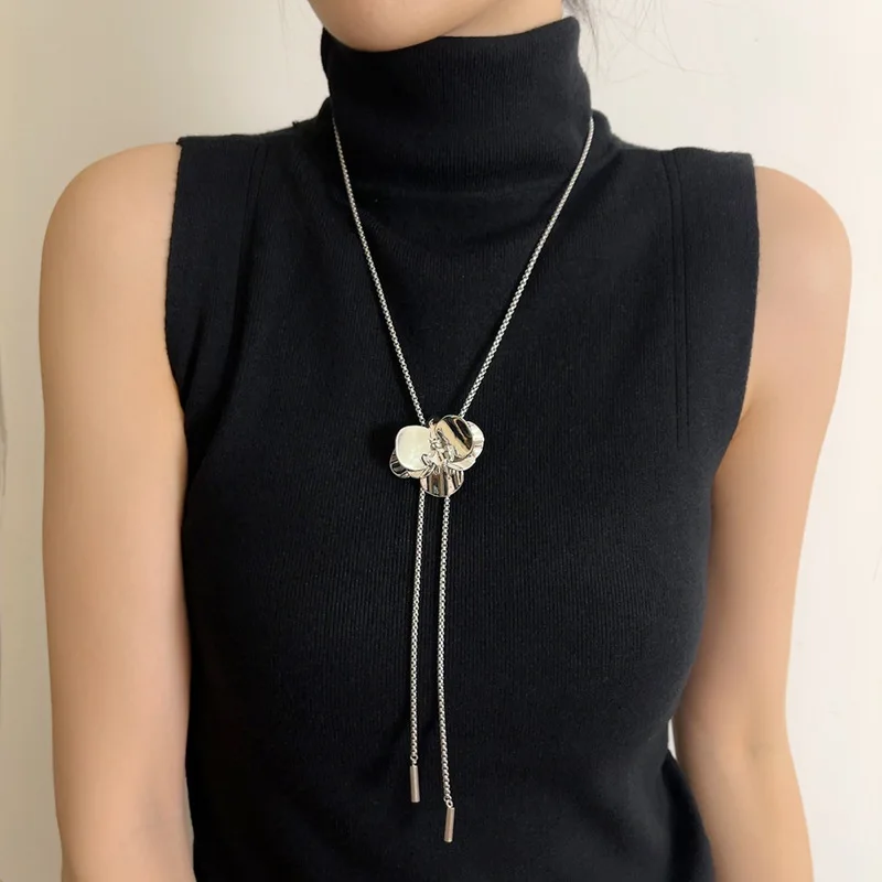 Осень-зима 2024 новая тонкая цепочка с кисточками ирисовой цепочкой для свитера