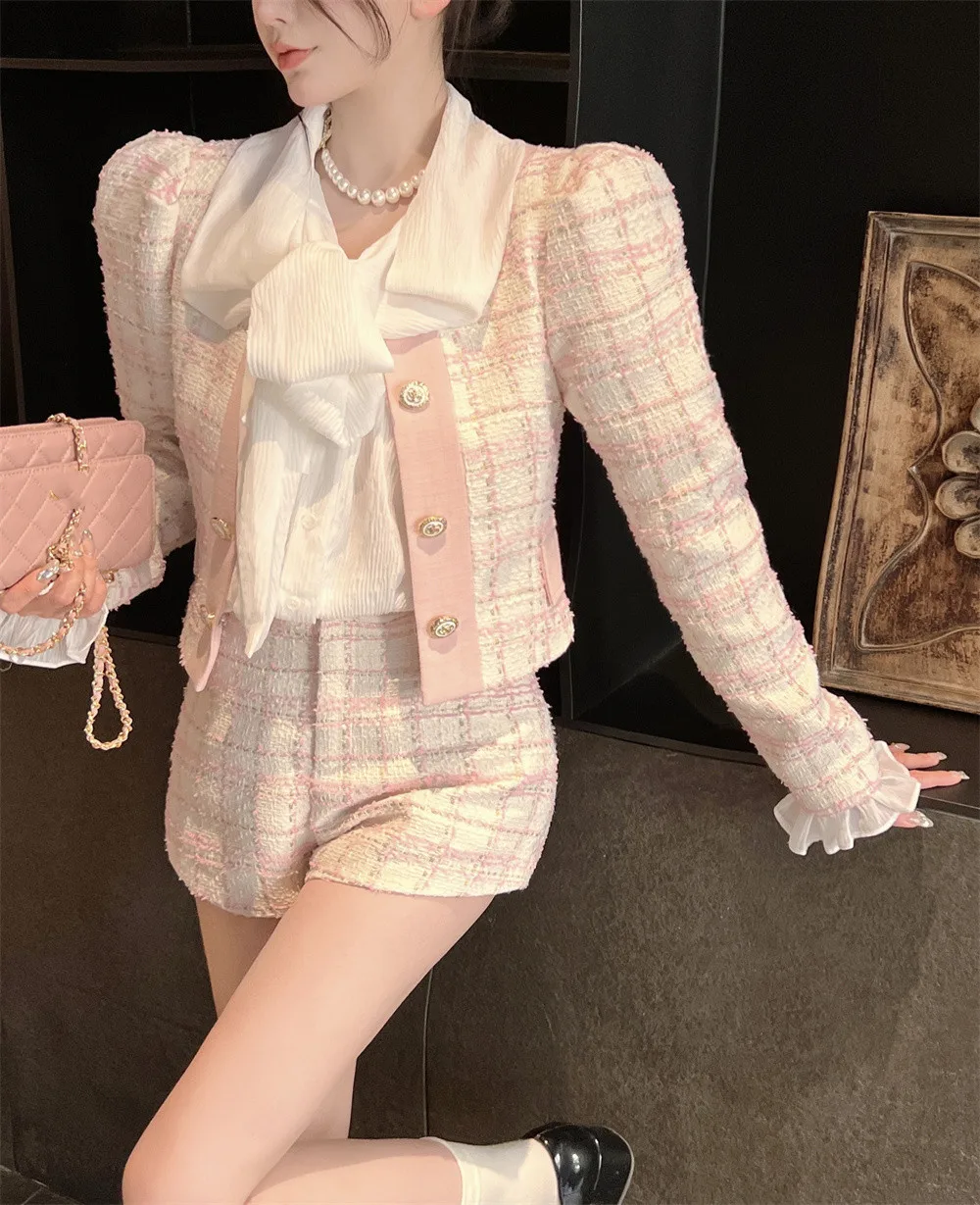 

2023 Spring Women New long-sleeved plaid short jacket + plaid shorts two pieces set Female white blouse for you to choose