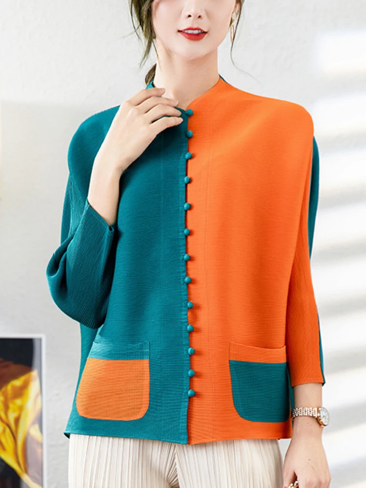 

2022 Spring Autumn New Fashion Trend Pleated Coat Women Loose Casual O Neck Long Sleeve Single-breasted Patchwork Jacket