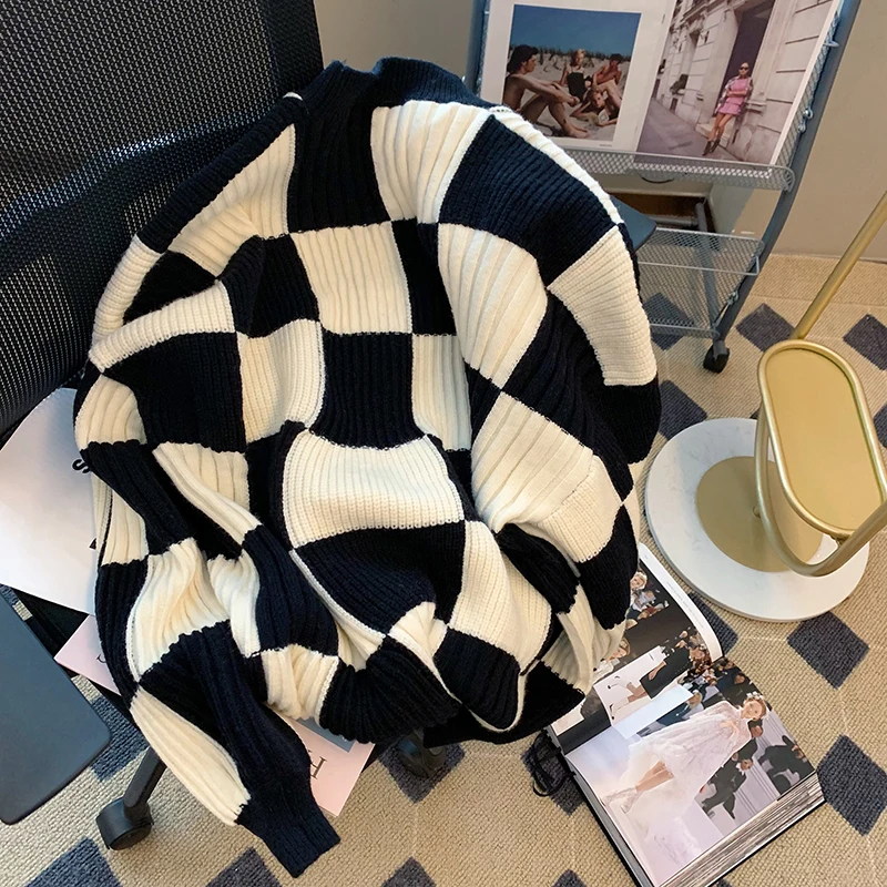 2022 Plaid Sweaters for Women Black White Checkerboard O-Neck Pullovers Knitted Loose Patchwork Autumn Winter Long Sleeve Warm
