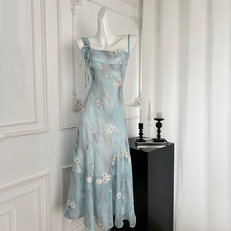 Женское длинное платье с открытой спиной элегантное на бретелях без рукавов