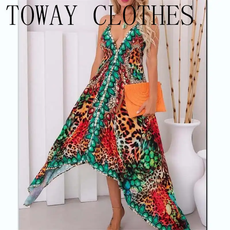 

Женское асимметричное платье с лямкой на шее и леопардовым принтом