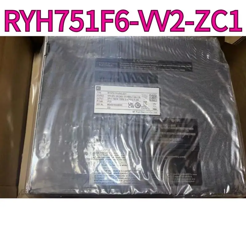 Новый флэш-накопитель поставляется с гарантией на один год и может быть быстро