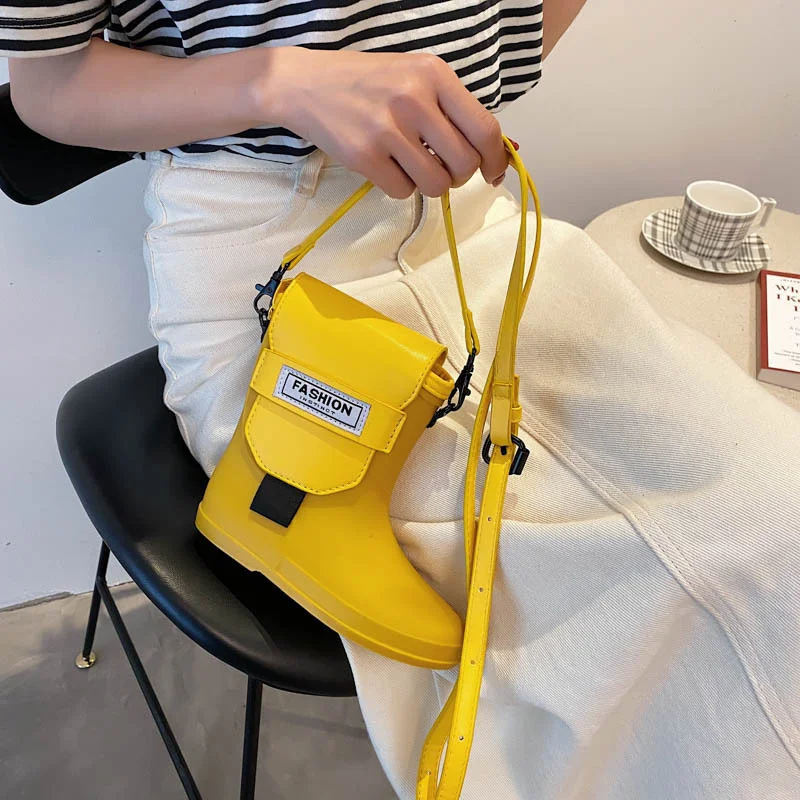 

Оригинальная дизайнерская сумка через плечо в форме ботинка 2022, летние дорожные сумки, женская модная сумка-мессенджер, забавная брендовая ...