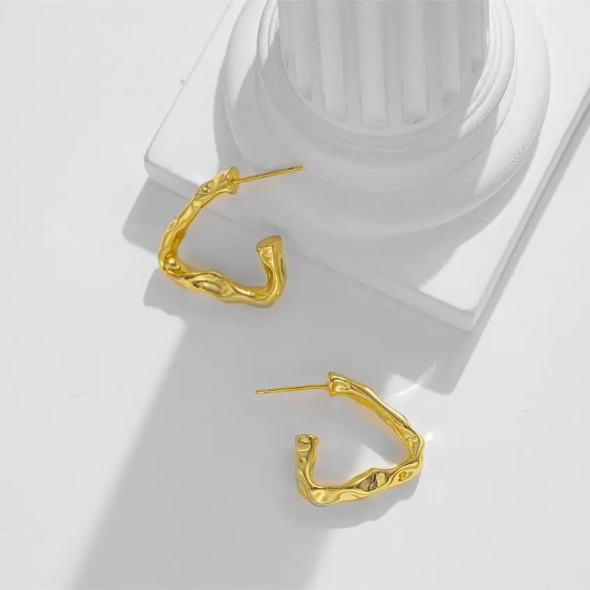 

Fashion Three-dimensional Irregular Triangle Punk Rock Earrings For Women Stud Earring Pierced Push-Back Ear Plug Jewelry Gift