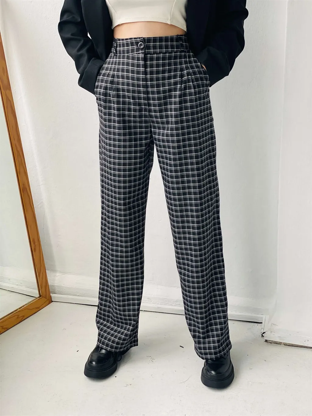 

Retrobird Plaid Winter Palazzo Pants Black
