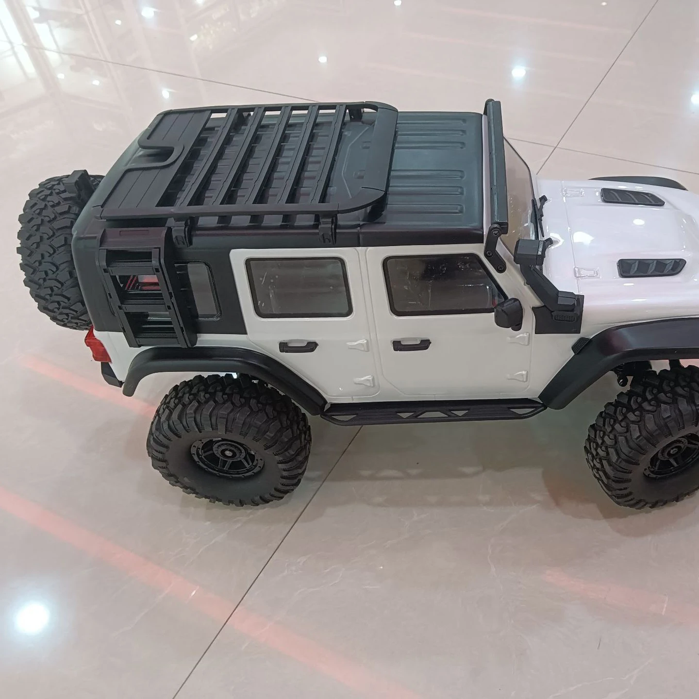 Фото HB 1/10 4WD R1011 Новый модернизированный Wrangler RTR RC электрический с замком дифференциала капитана, модель внедорожника для скалолазания, игрушка для взрослых №5