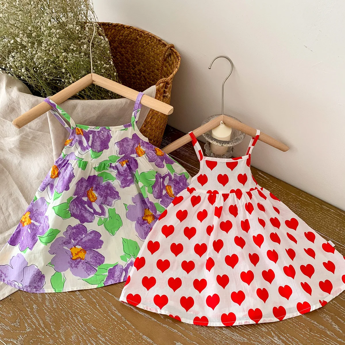 

Летнее Повседневное платье для девочек, Хлопковое платье для маленьких девочек, с цветочным принтом в виде сердца, без рукавов, детское плат...