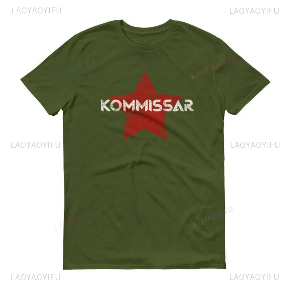 Фото KOMMISSAR Хлопковая футболка с винтажным принтом в стиле милитари, тексты песен 80-х, Der Kommissar, ретро, винтажная, KGB SPY, немецкая, русская, красная звезда №3