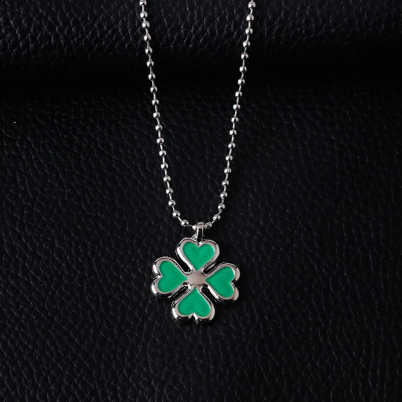 

Anime Peripheral Tokyo Avengers Necklace Character With The Same Four-leaf Clover Necklace 2023 New Jewelry Accessories