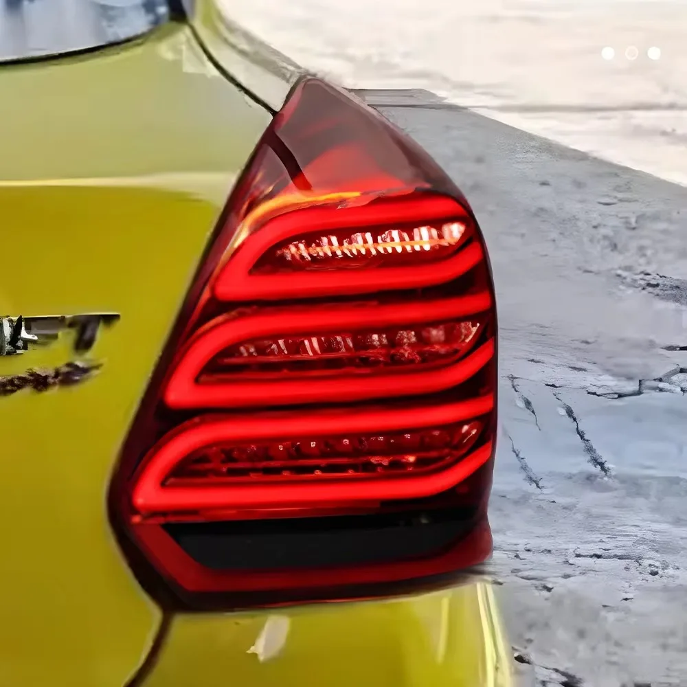Фото Для Suzuki Swift 2017-2023: Обновленные задние LED-фонари в стиле GLK с динамическим сигналом поворота, аксессуары Plug and Play №1