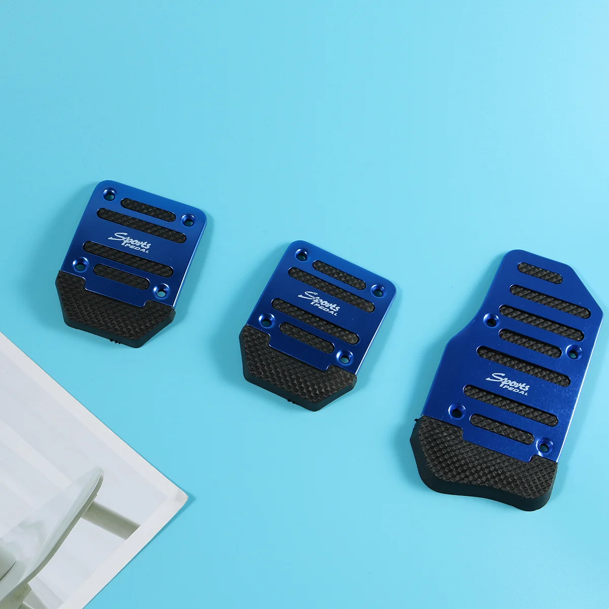 

3pcs General Manual Aluminum Manual Transmission Non-Slip Car Pedal Cover Set Foot Pedals Brake Pads Kit in Color Box (Blue)