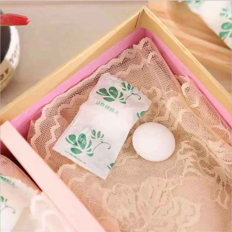 Дезодорант-антивлажность для обуви в шкафу