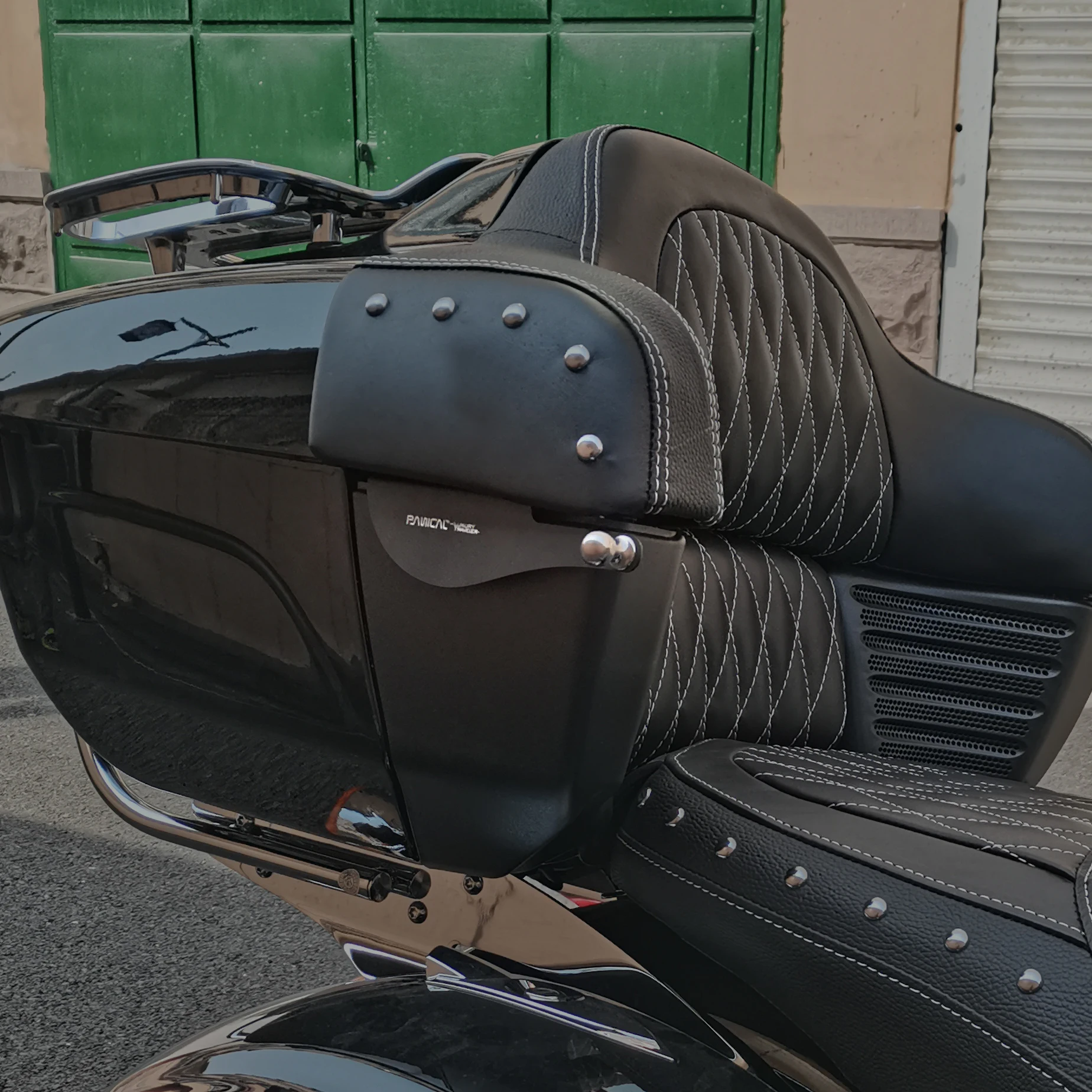 

For Indian Roadmaster Motorcycle Passenger Water Cup Holder Bracket Luggage Accessory Holder 2014-2023