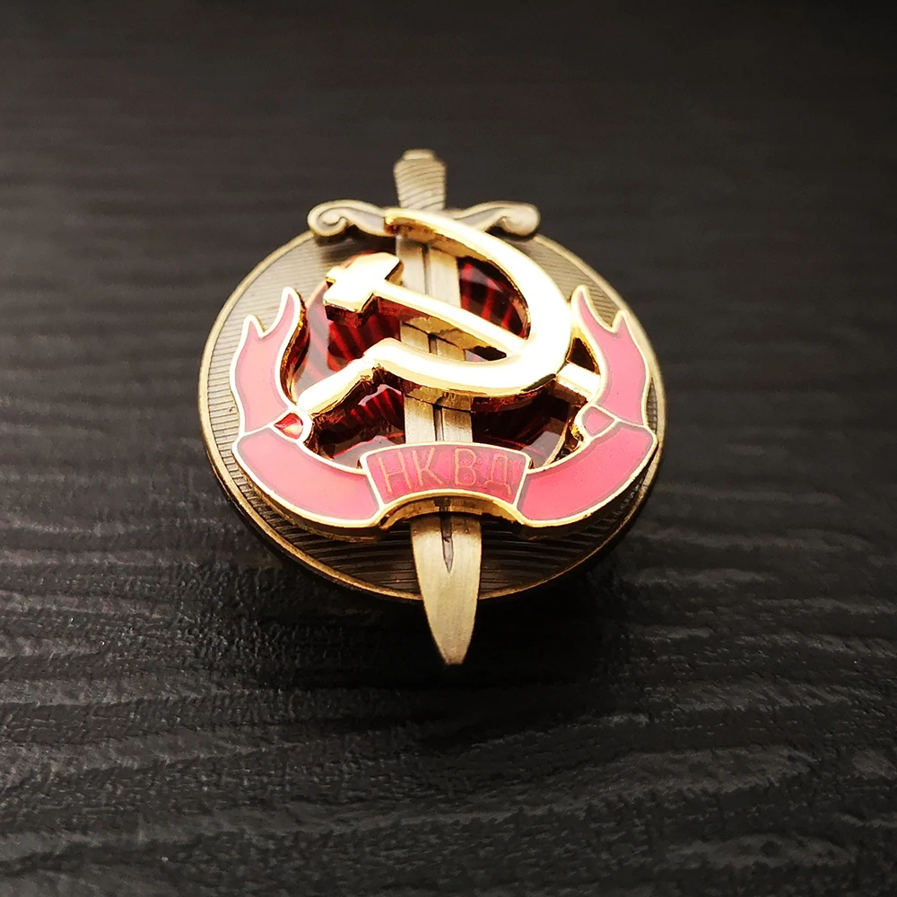 Значок России СССР искусственный материал щит и меч сувенирная коллекция KGB CCCP