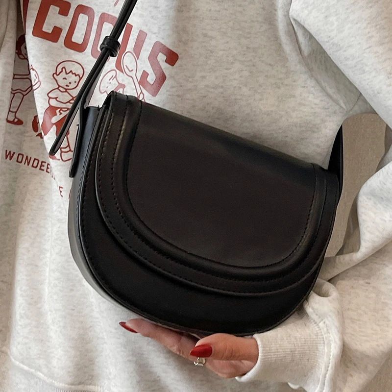 

2023 Ladies Black Flap Handbag Soft Portable Pu Leather Original Female Messenger Bag Small Saddle Retro Shoulder Bags for Women