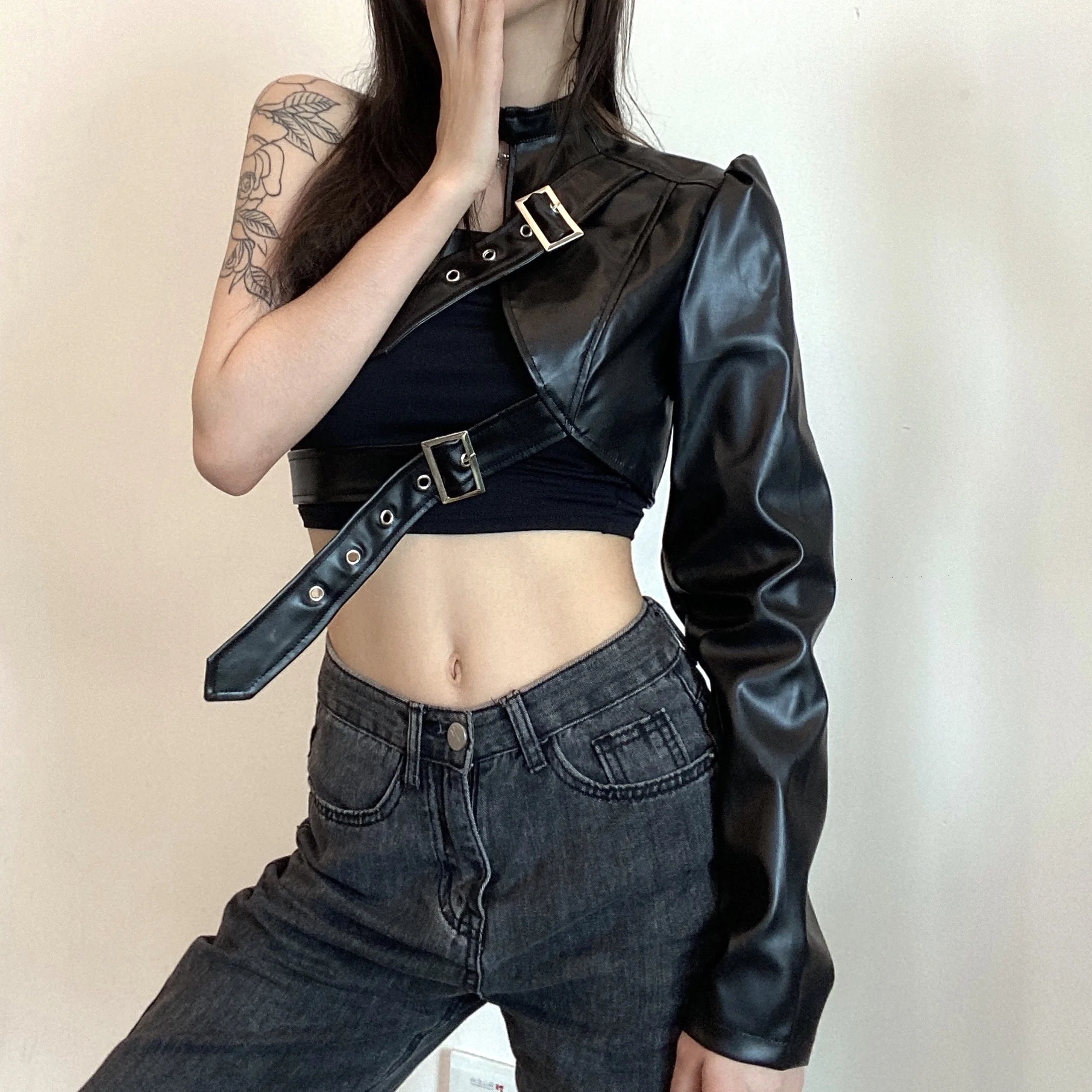 Summer Punk Gothic Tops Sexy Hot Girl Metal Adjusting Button Pu Leather Tops One Shoulder Leather Jacket Women Pu Design Slim