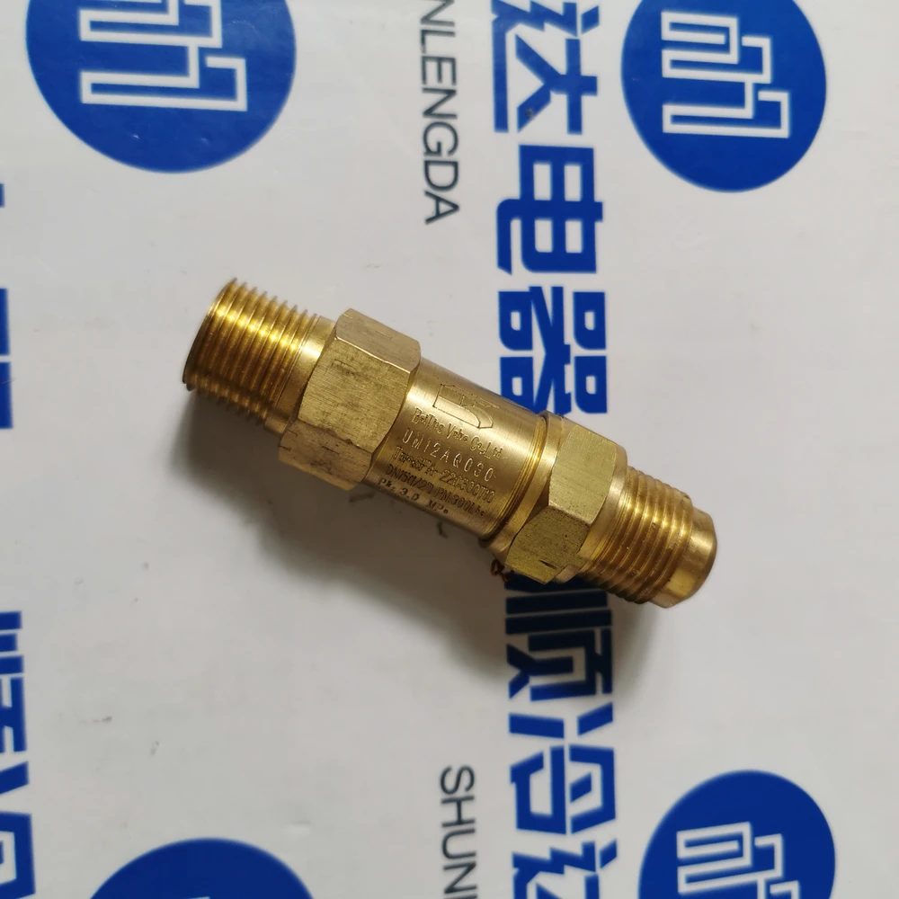 

UM12AQ030 original authentic Carrier central air conditioning safety valve SFA-220300T10