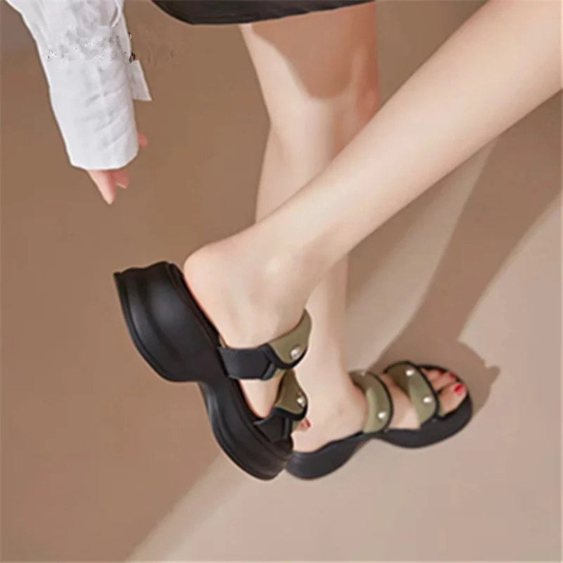 2023 Fashion Women Slippers Street Punk Metal Rivet Charms Outdoor Sandals PU Mules Summer Casual Shoes for Female