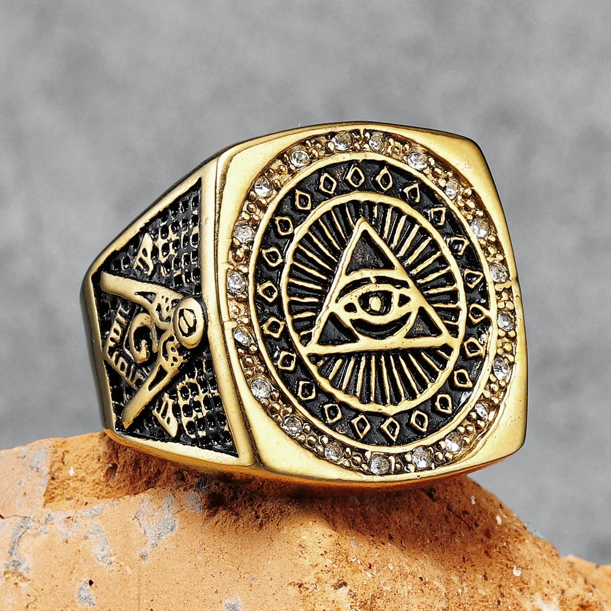 

Luxury Masonic Rings 316L Stainless Steel Men Ring Diamond Golden plated Rock for Rider Male Friend Jewelry Best Gift Wholesale