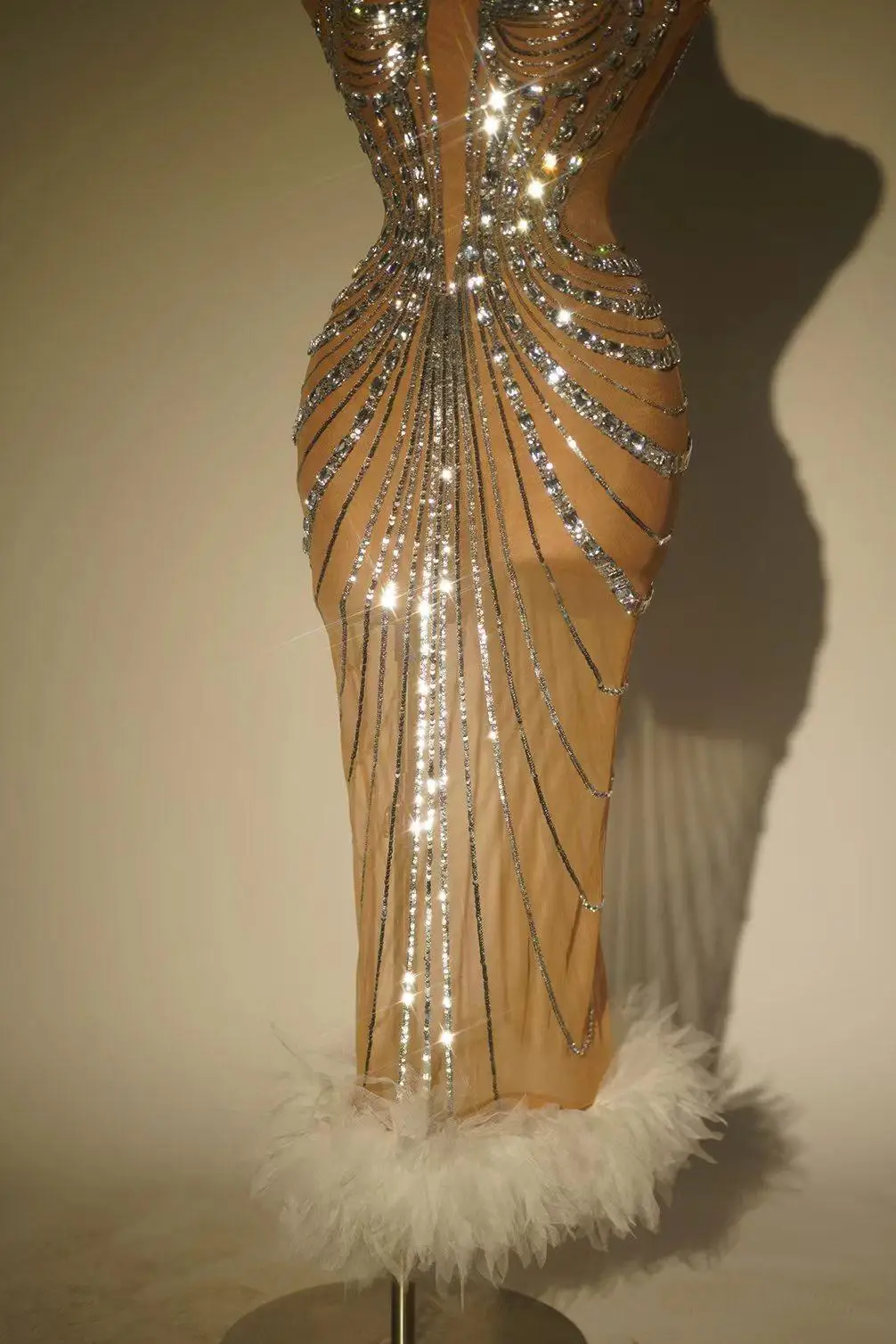 Блестящее платье со стразами коктейльное вечернее для выпускного вечера