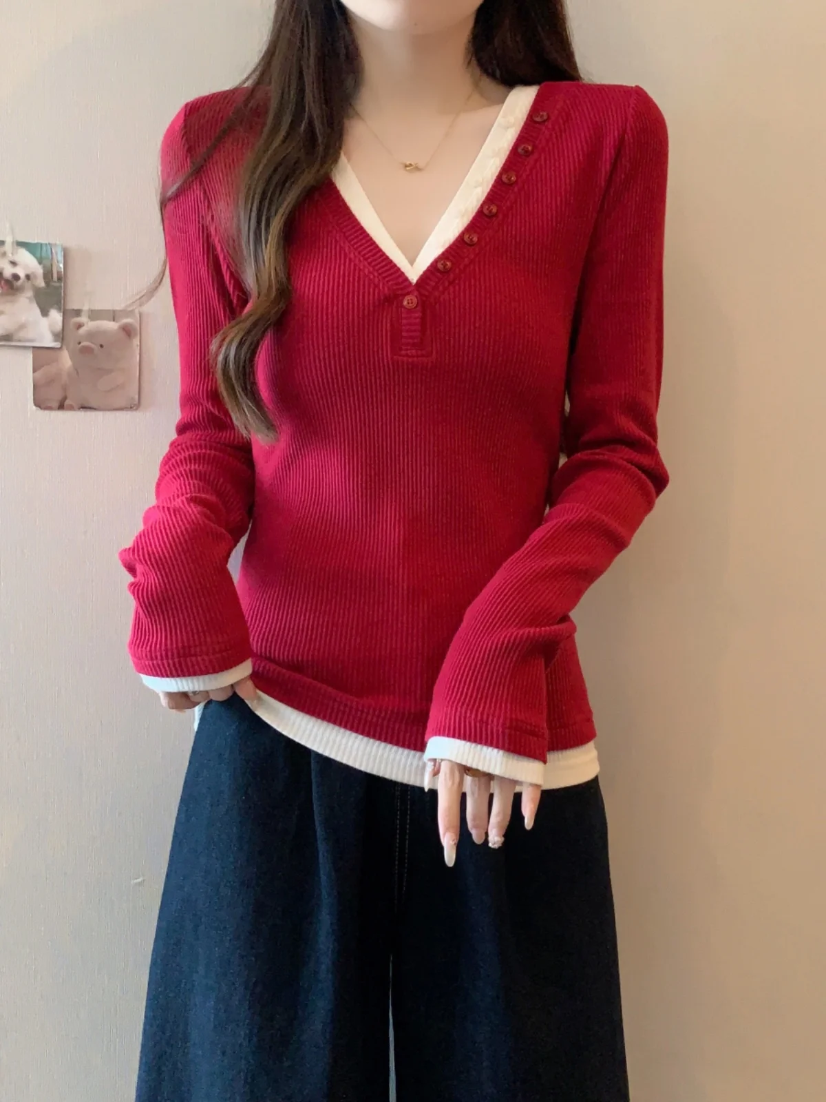 Autumn New Unique Beautiful Fake Two Pieces V-neck Knit Inner wear Plus size women clothing Chubby Girl Slim fit Base Top